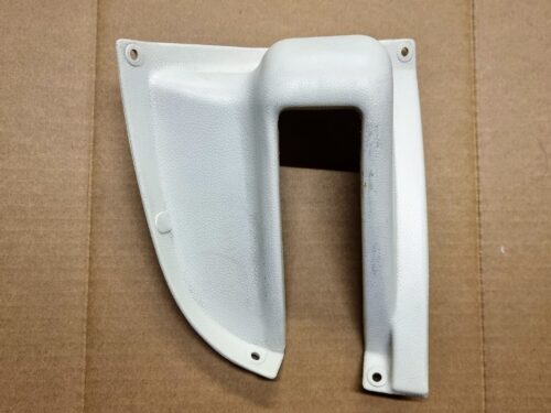 211867530A581 Cover right, rear panel hinge