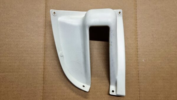 211867530A581 Cover right, rear panel hinge