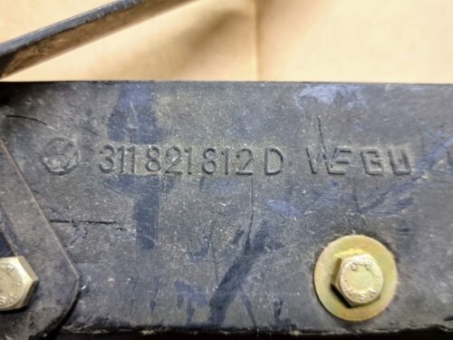 311821812D Mud flap right