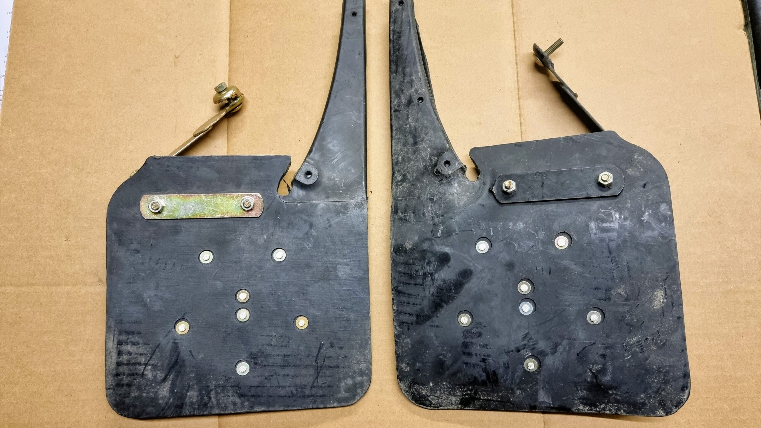 311821805D Mud flaps set | HERITAGE STOCKS - Original Parts