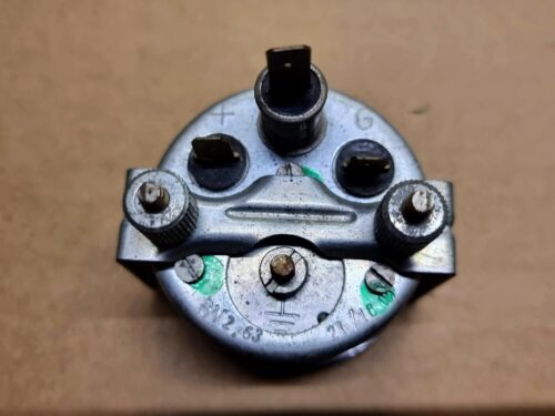 271919031B Fuel gauge
