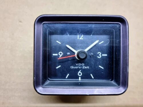 133919203A Clock, 12v Quarz-Zeit