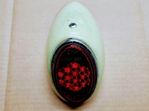 111945096CX Tail light assembly, right