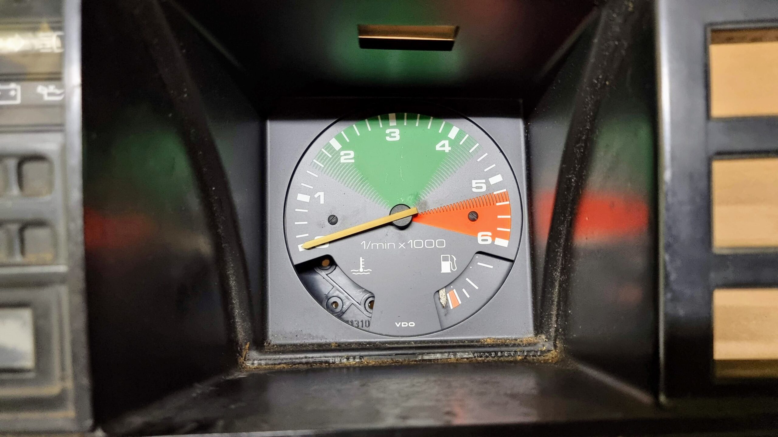 251919033FM Instrument cluster