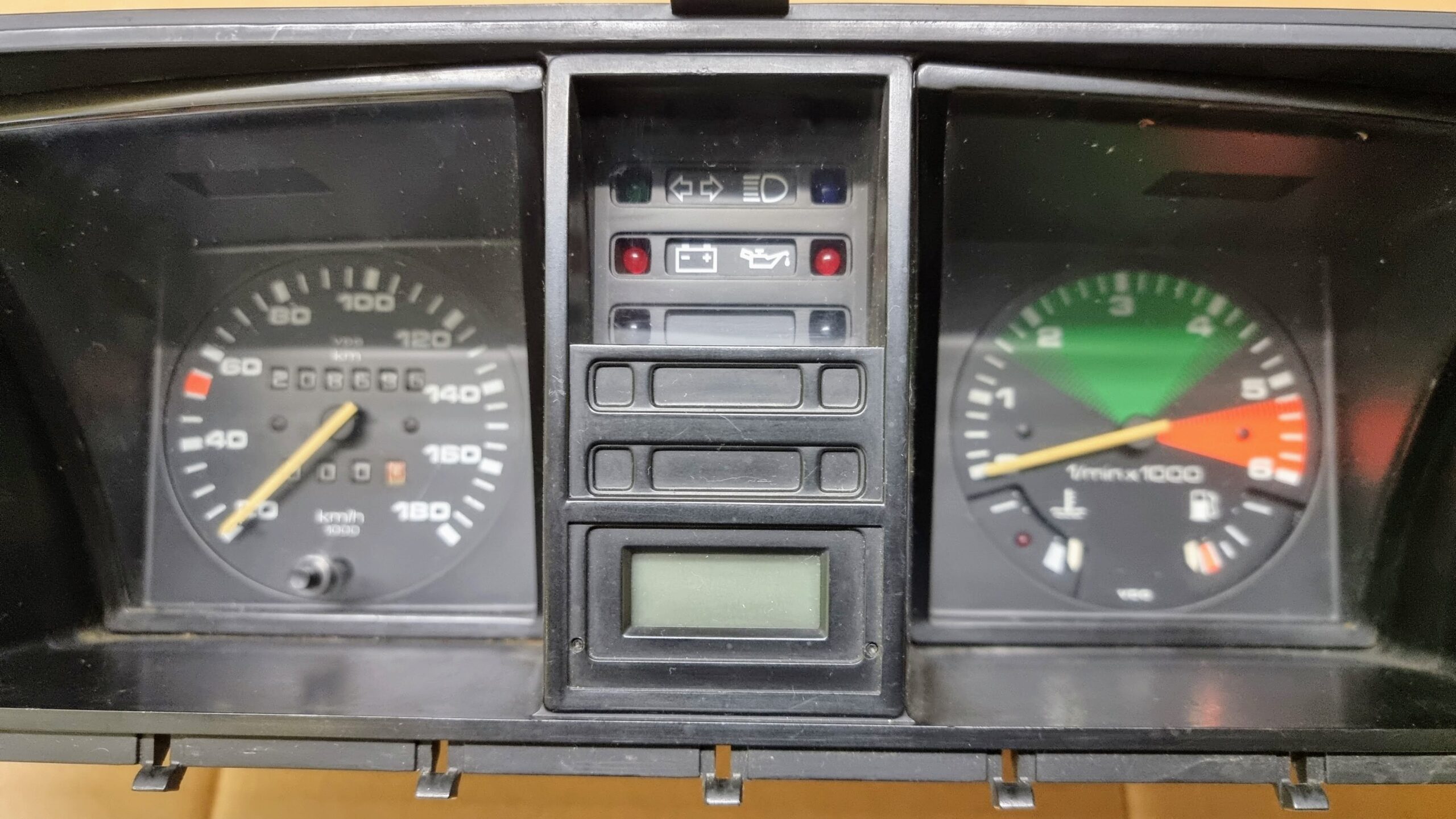 251919033GJ Instrument cluster