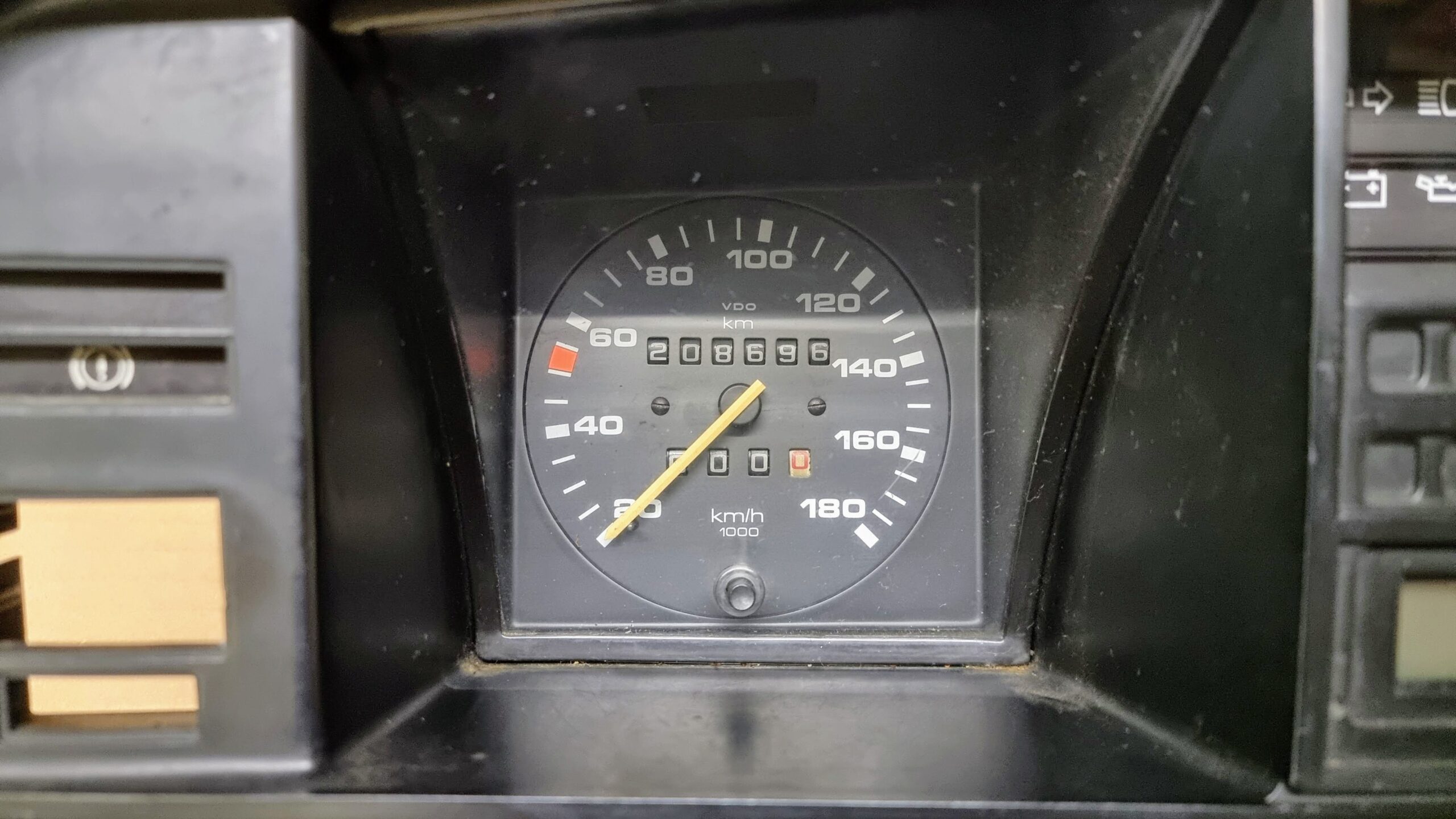251919033GJ Instrument cluster