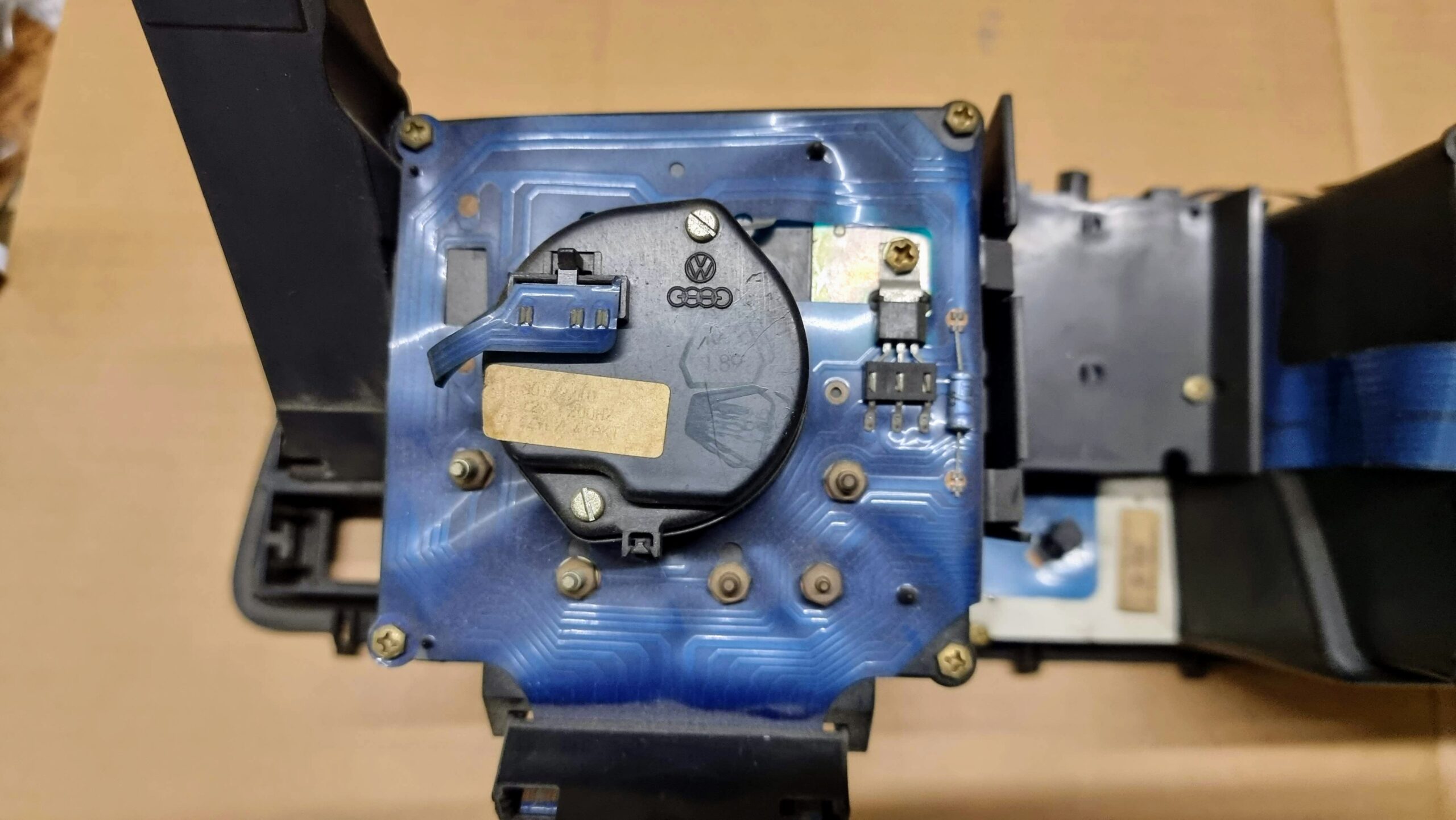 251919033GJ Instrument cluster
