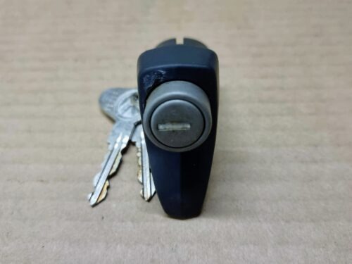 211827503L Engine lid lock