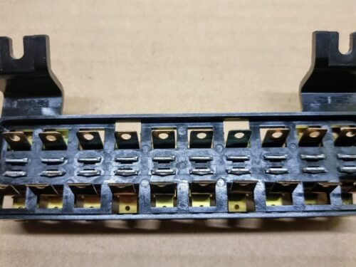 211937505B Fuse box, 10 fuses