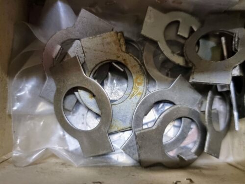 111405681 Lock plate