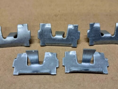 113853559A Retaining clip set
