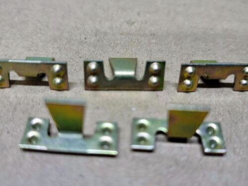 113853559B Retaining clip set