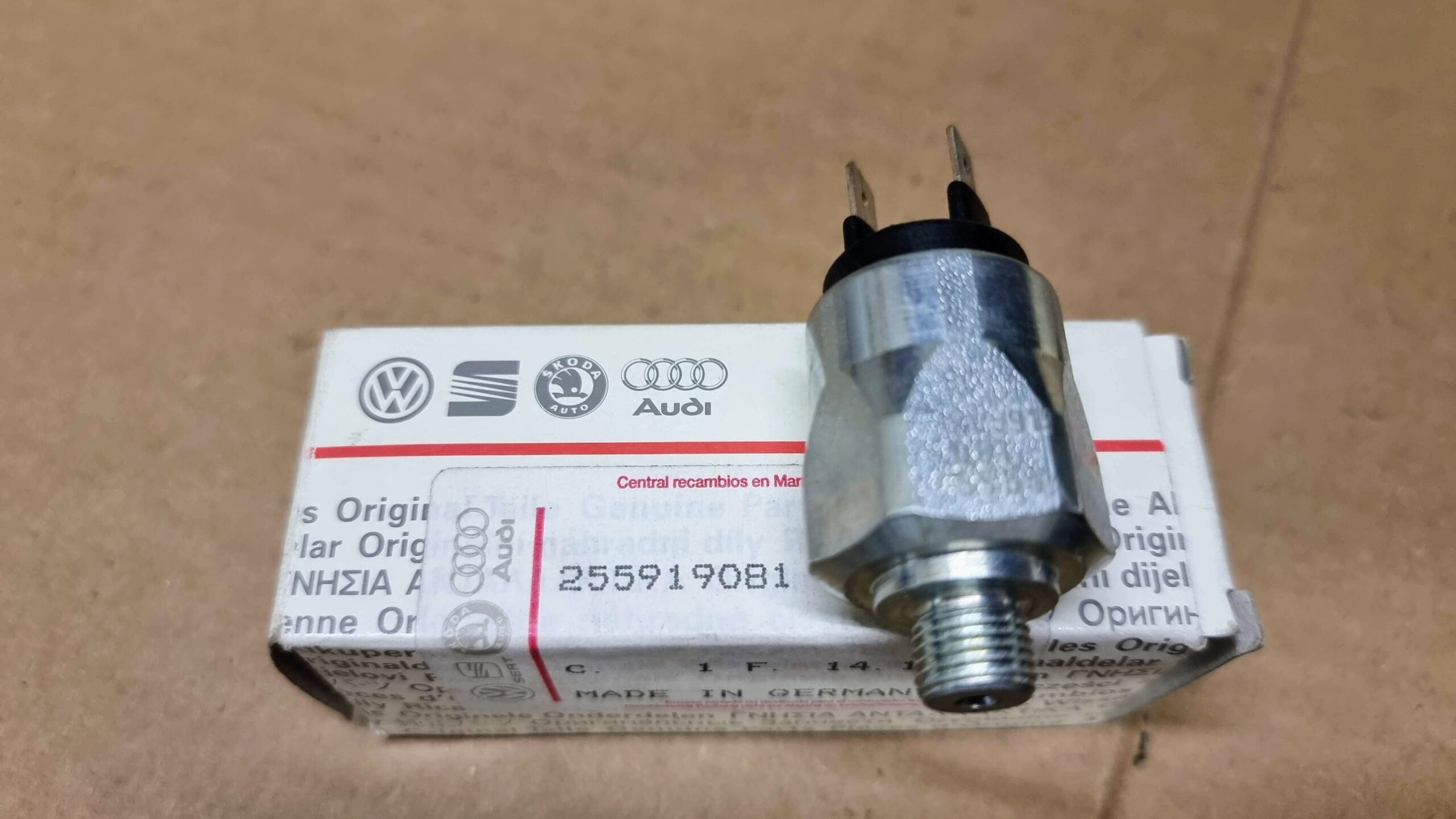 255919081 Oil pressure switch HERITAGE STOCKS Original Parts