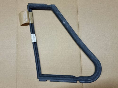 151837626C Weatherstrip, vent wing, right