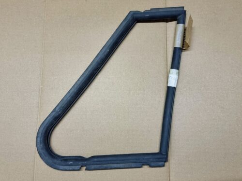 151837626C Weatherstrip, vent wing, right