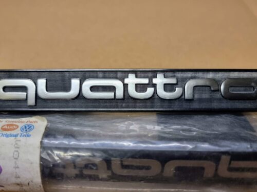 447853736A Sign "quattro", front