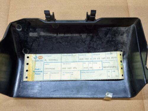 255937071 01C Fuse box cover