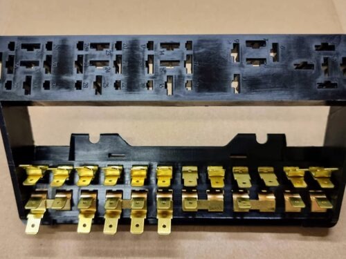 111937505M Fuse box, 12 fuse