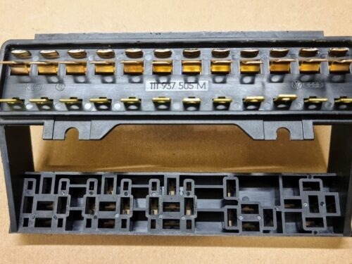 111937505M Fuse box, 12 fuse