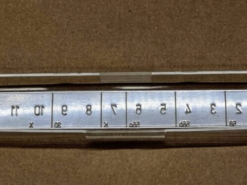 111937555D Cover fuse box, 12 fuse
