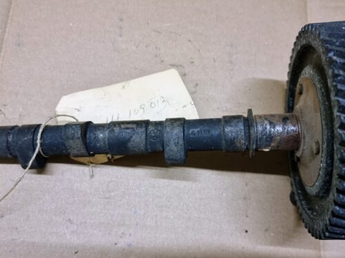 NOS 111109013 Camshaft with timing gear