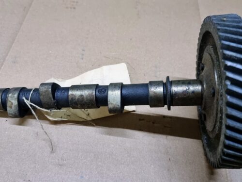 NOS 111109017 Camshaft with timing gear -2