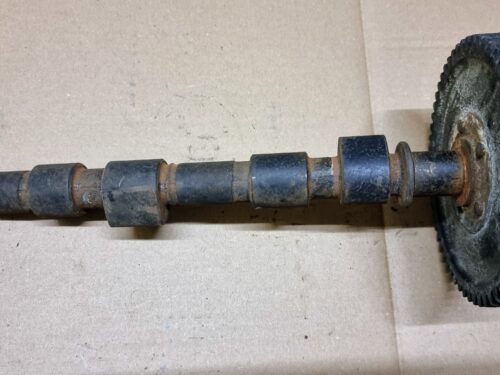 NOS 021109025M Camshaft with timing gear +2
