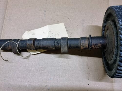 NOS 111109025 Camshaft with timing gear +2