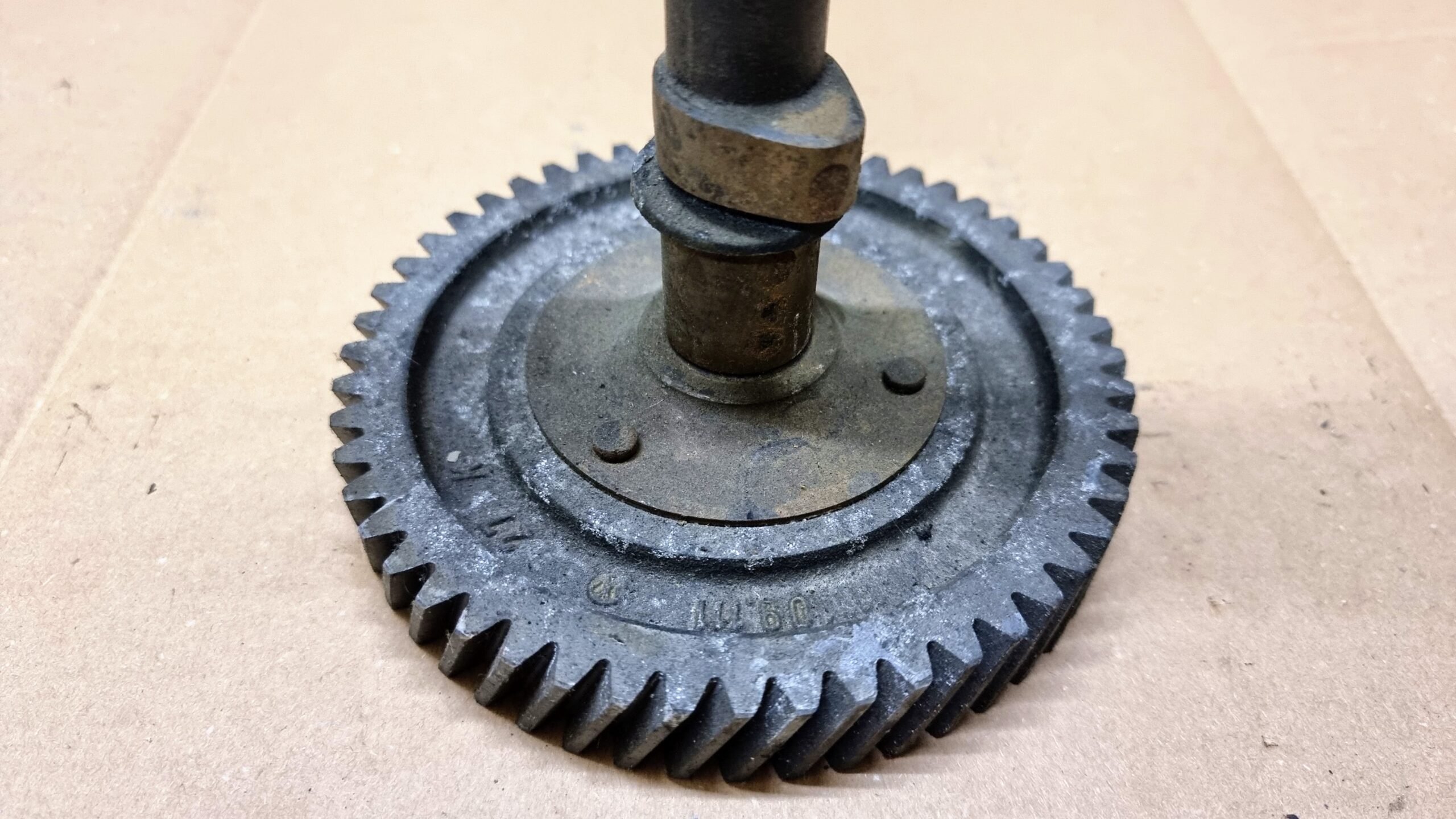 NOS 111109029 Camshaft with timing gear +4