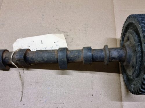 NOS 113109031D Camshaft with timing gear +5