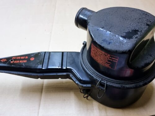 NOS 211129607B Air cleaner, oil bath