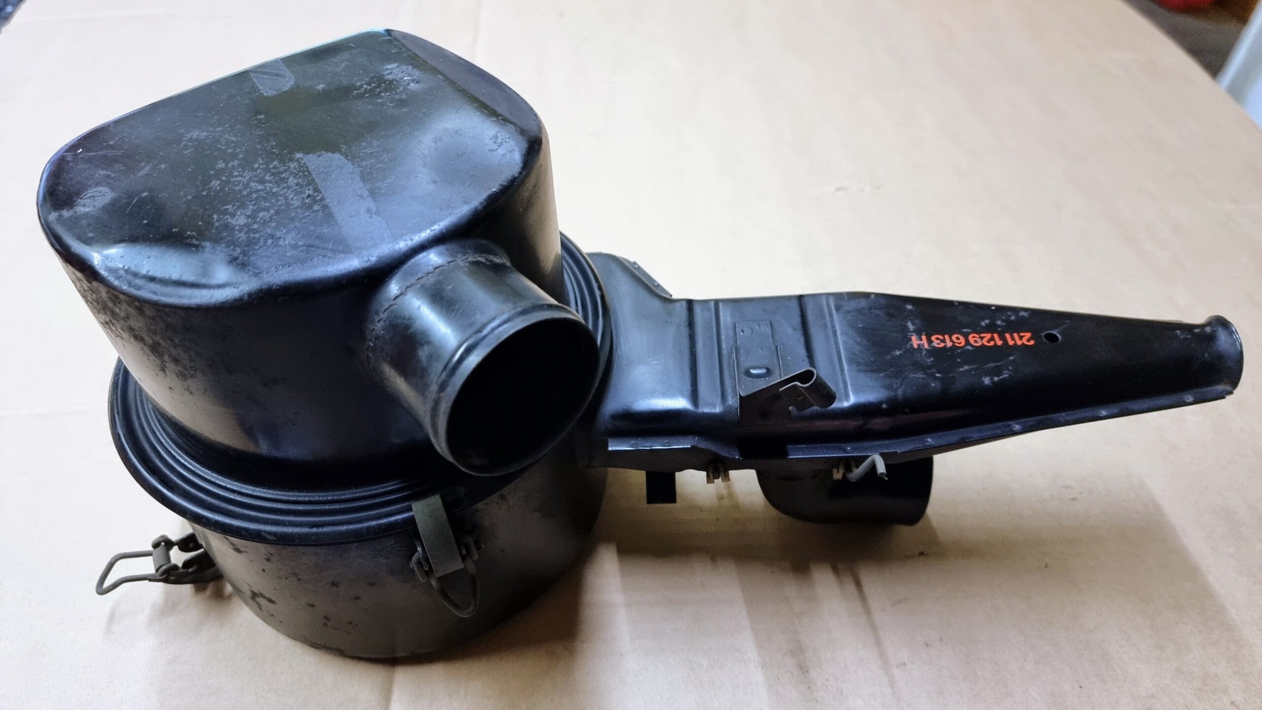 NOS 211129613H Air cleaner, oil bath