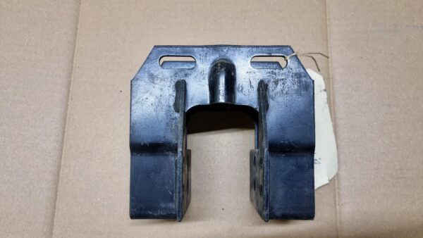NOS 211199351A Retainer, engine carrier