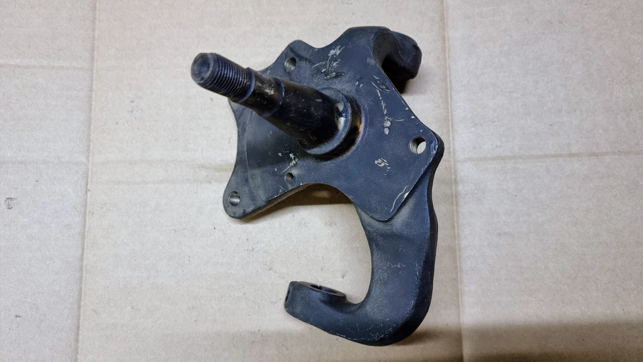 NOS 311405312D Steering knuckle, right, disc brake