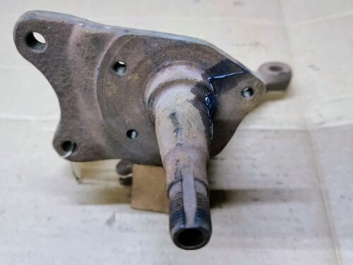 NOS 411407311 Steering knuckle, left
