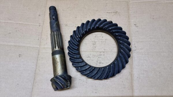 NOS 1495171432 Ring gear and drive pinion 8:31, keyed