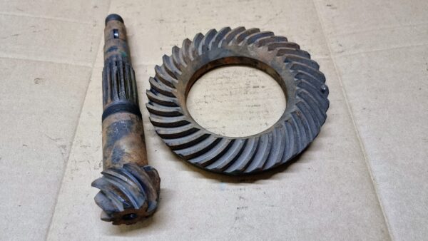 NOS 2115171431 Ring gear and drive pinion 8:33, keyed