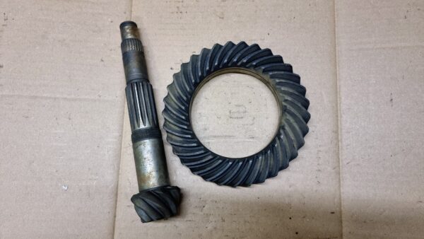 NOS 311517143D Ring gear and drive pinion 8:33