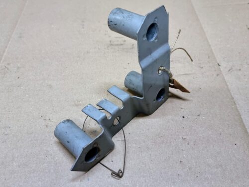 NOS 113809123 Bracket, steering gear