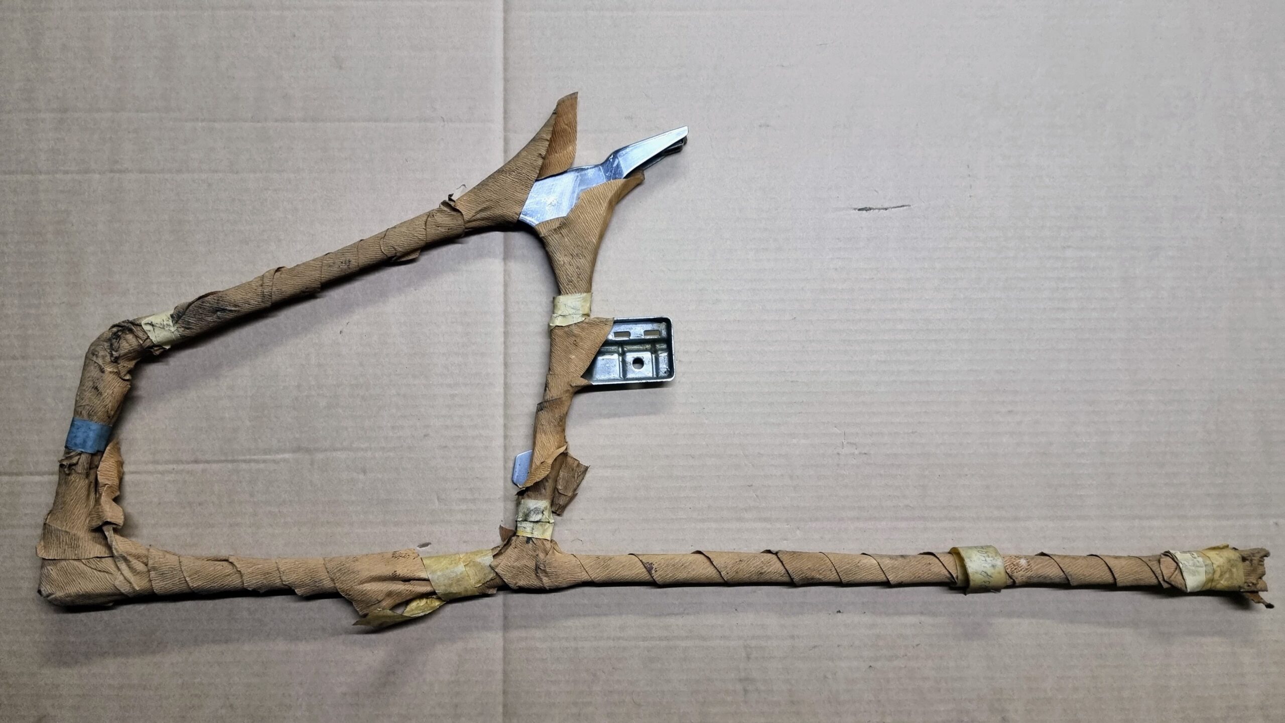 NOS 151837402C Frame, vent wing, right