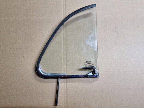 NOS 1138376064 Vent wing, right