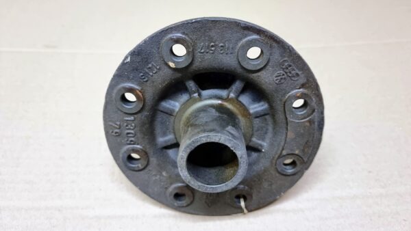 NOS 1135171213 Differential housing