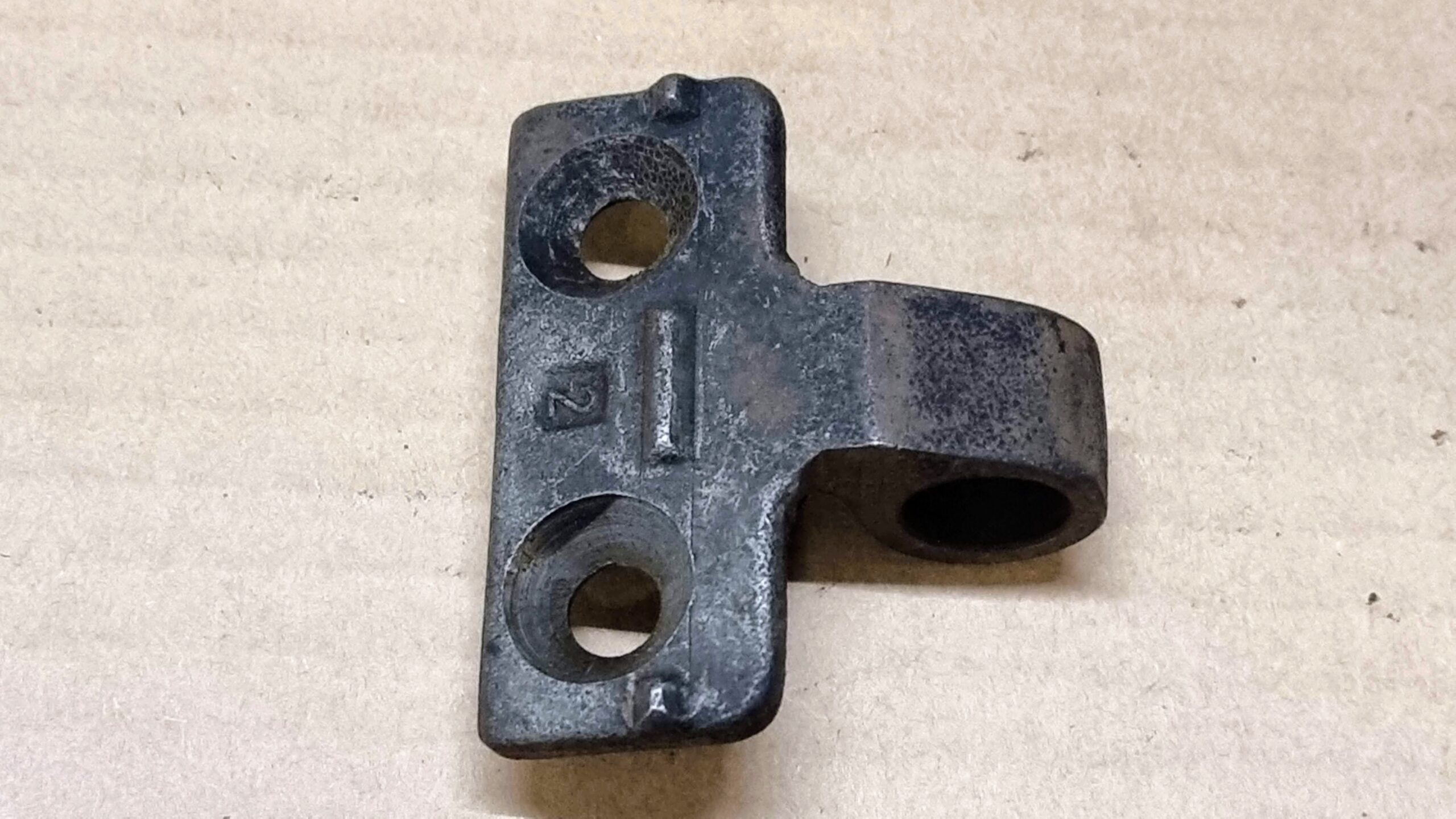 NOS 211831405A Door hinge half 15mm