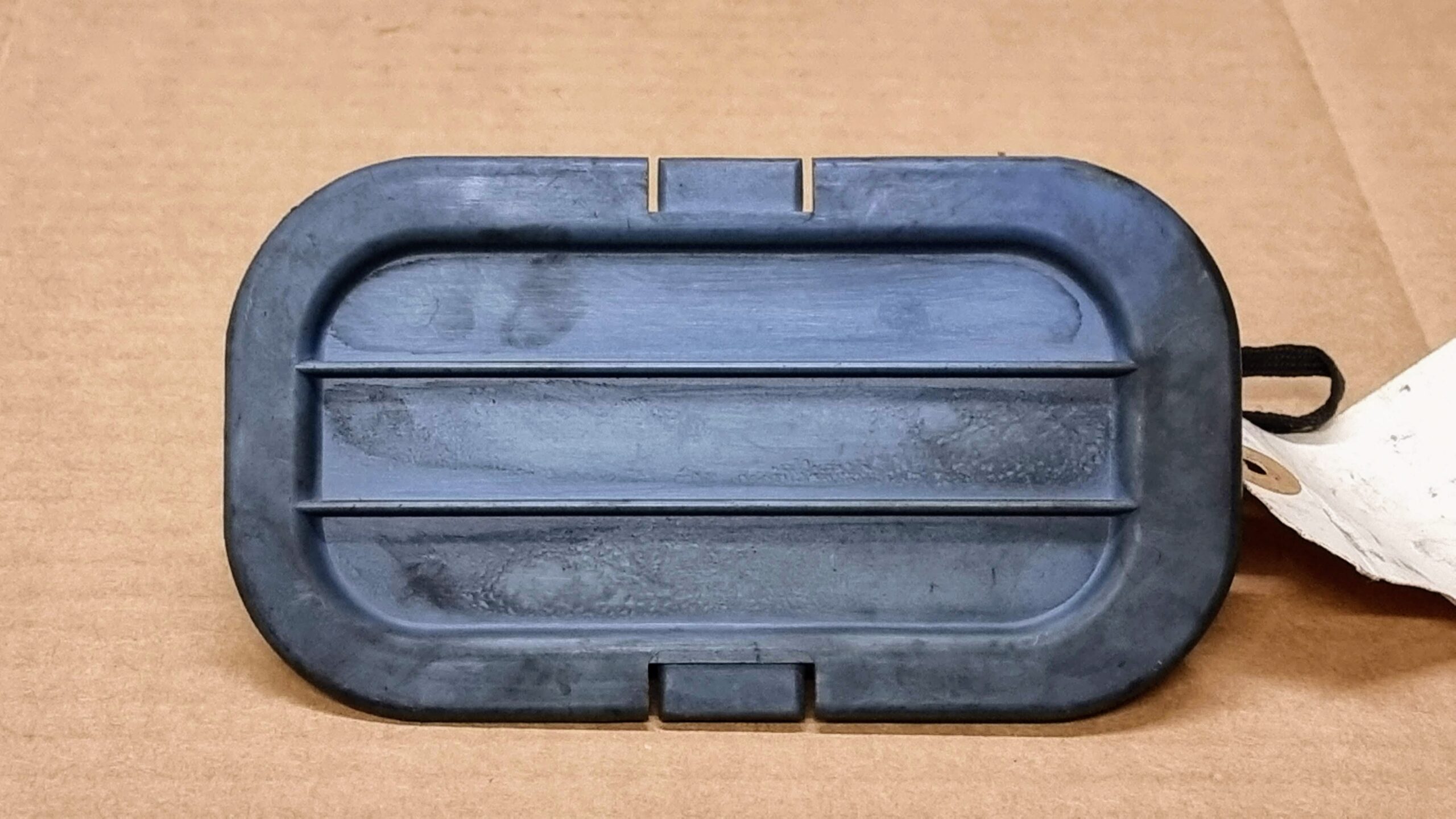 NOS 211837892 Slide, ventilation slot, right