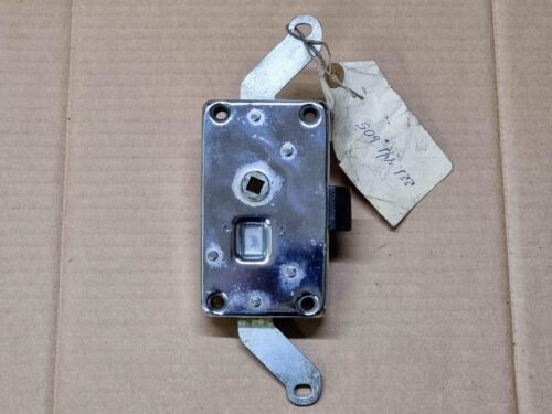 NOS 221841605 Lock, door wings