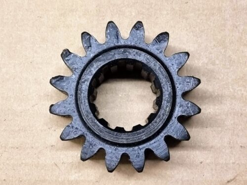 NOS 211501261B Gear, rear axle shaft, 16 teeth