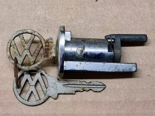 NOS 311837217 Lock cylinder with keys