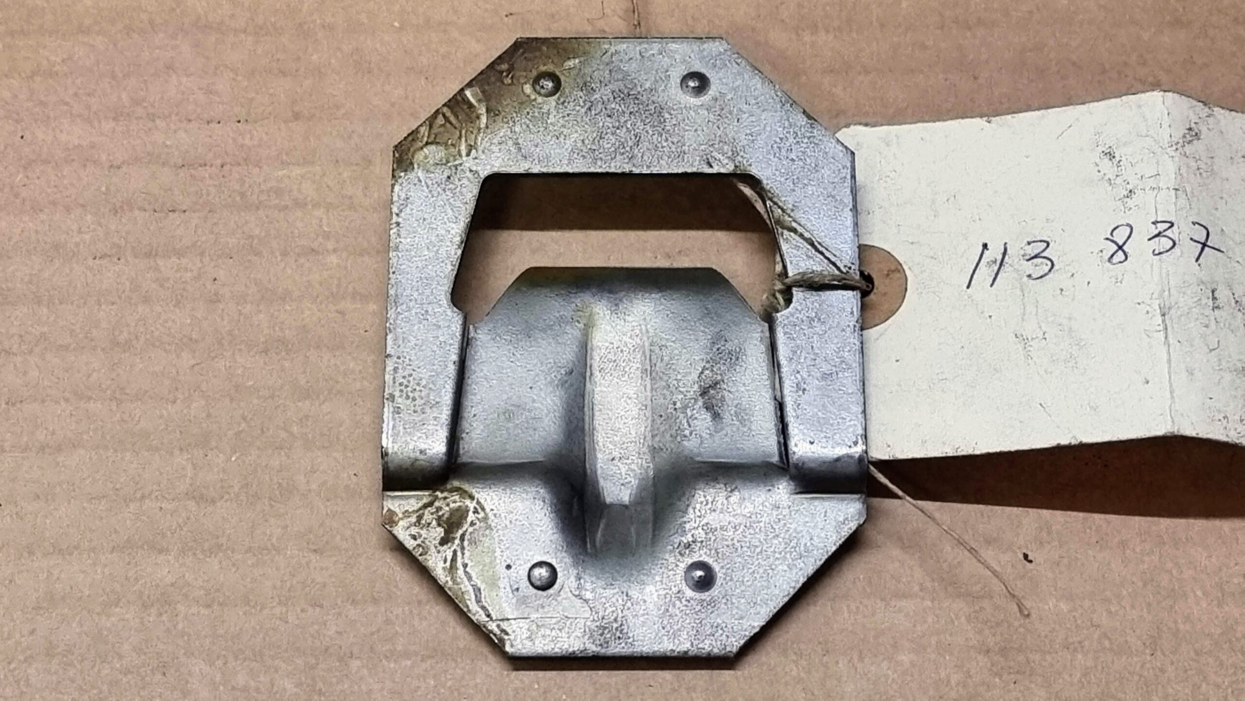 NOS 113837317B Bracket, arm rest