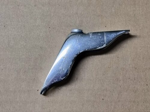 NOS 151837627A Vent wing support, upper left