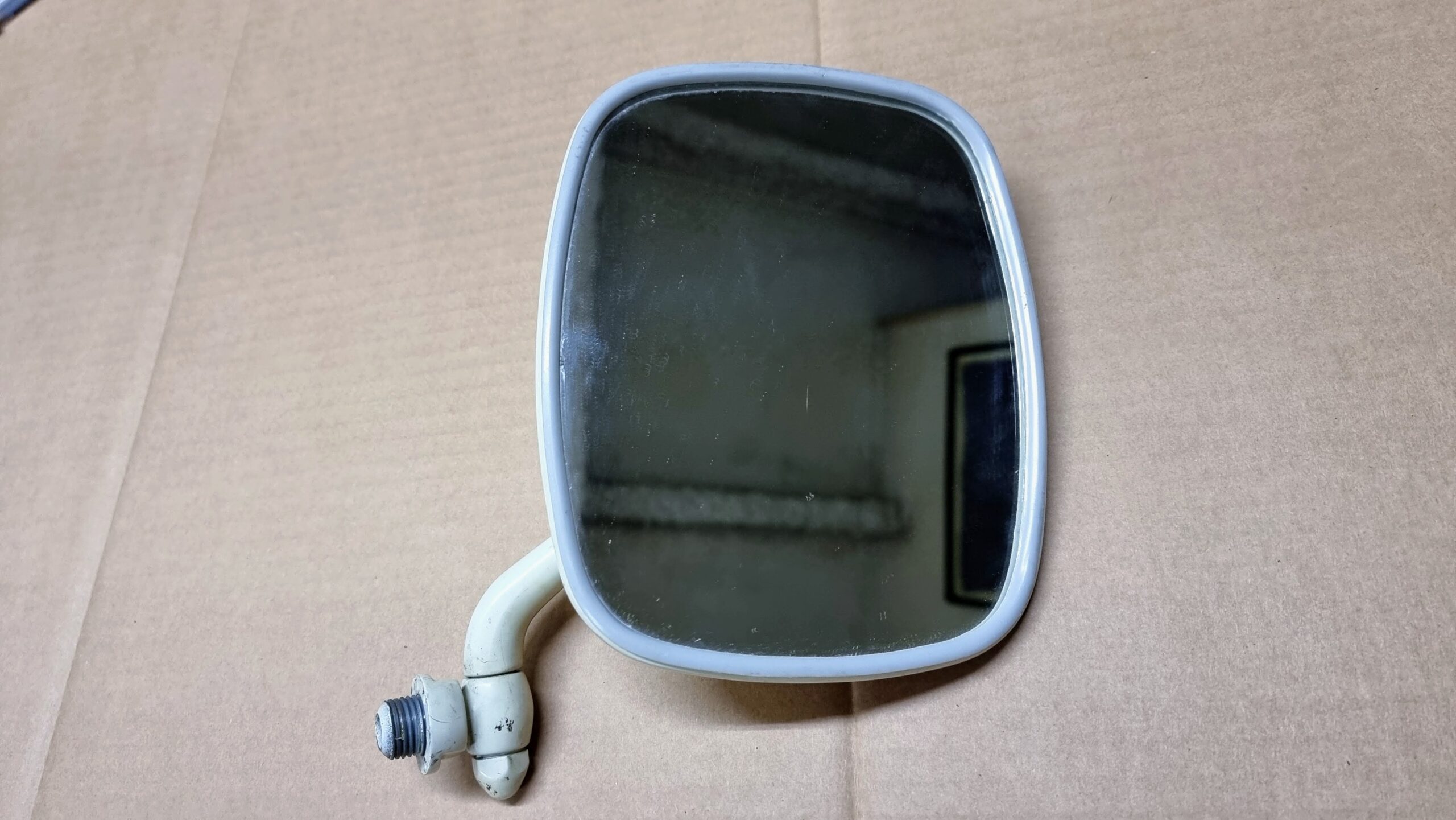 NOS 211857514M Rear view mirror, outer, right